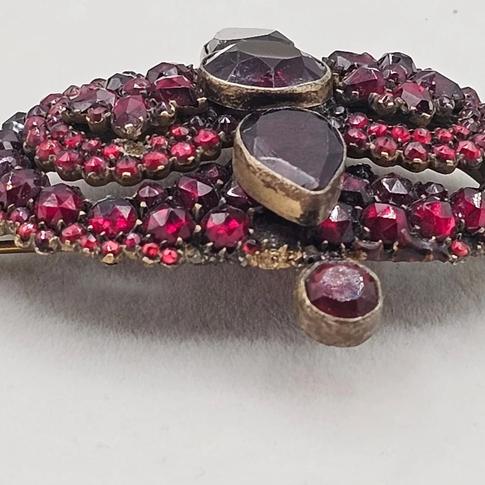 Vtg Bohemian Czech Garnet Brooch Deep Red Victorian Style Floral Cluster 2.5